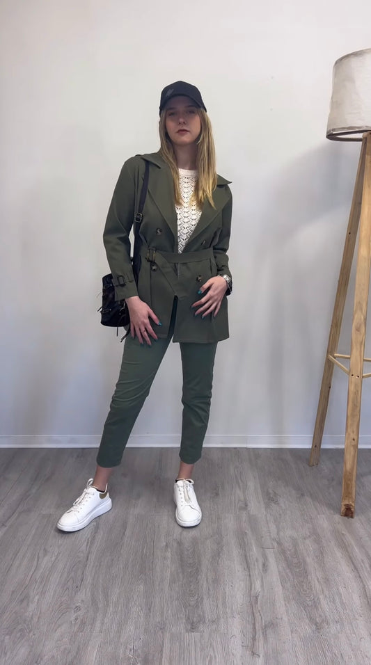 Trench medio con cintura